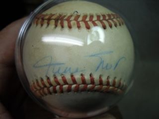 Signed National League Baseball Willie Mays w COA No Reserve