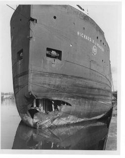 1962 GREAT LAKE SHIP WRECK RICHARD V LINDABURY HIT BY HUTCHCLIFFE HALL