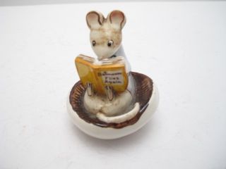 Beswick Kitty MacBride A Good Read 2529 Mouse
