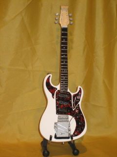 D147 Miniature Guitar Hank Marvin