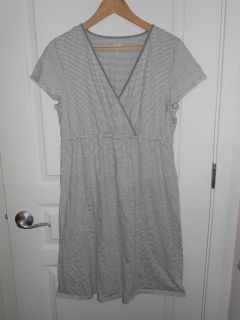 Two Hearts Maternity Nightgown Easy Nursing Top Size XL Used