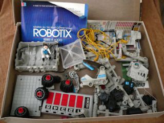 MB 1984 Vintage Robotix Series R 2000 Motorized Building System Buidd