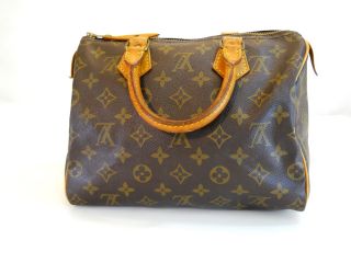 Vuitton Monogram Speedy 25 Handbag Authentic  121