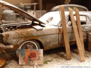 Ford Mustang 1 2 BJ 1964 Barn Find Diorama in 1 18 Scale 1 18JUNKYARD