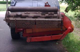 Dücker Seitenmulcher Traktor Unimog Böschungsmäher