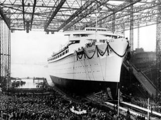 Die Gustloff vor dem Stapellauf am 5. Mai 1937 in der Hamburger Werft