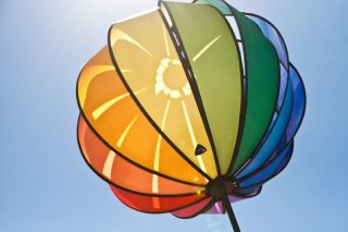 HQ Windspiel Spinning Ball Rainbow 50 cm
