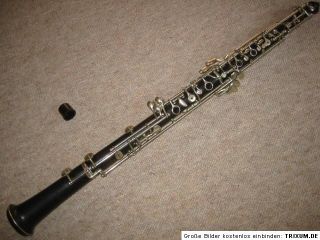 Schöne gebrauchte Knopf Oboe mit Klappe am Becher (wohl für tief B