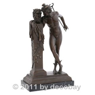 bronzene Männer Menschen Figur mit Stäbchen Akt an Säule lehnend