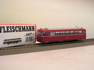 Fleischmann H0 4407 Schienenbus BR 795 211 2 DB, rot, KK     L77