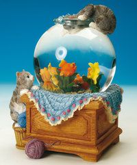 Schneekugel Glitzerkugel Aquarium mit Katze und Fischen