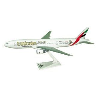 606745   Herpa Wings   Emirates B777 300 Dubai 2003 