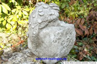 KT318 319 Drache auf Stein liegend Steinfigur Gartenfigur
