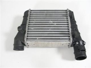 Audi A4 8E B7 2.0 Ladeluftkühler Kühler links Drucksensor 8E0145805T