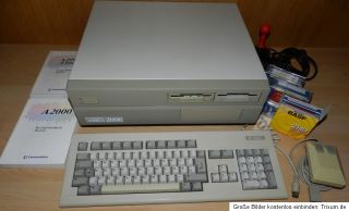 Commodore AMIGA 2000 + Tastatur + Maus + Joystick + Disketten