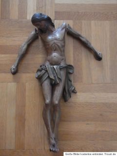 Jesus am Kreuz, alte Skulptur aus Holz, wohl um1900
