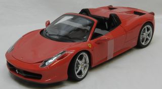 Modellauto Hot Wheels Ferrari 458 Spider 1:18 rot