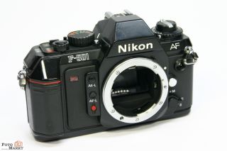 Nikon F 501 AF SLR Kamera Gehäuse Body Spiegelreflexkamera