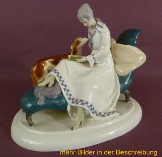 Goebel Wilhelmsfeld Porzellanfigur Frau mit Hund Porzellan Figur