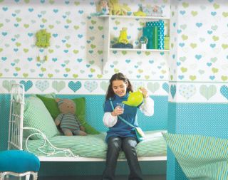 Schöne Kinderzimmer Tapete mit niedlichem Herzchen Motiv