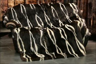 620 Skunk Felldecke naturfarben  Pelzdecke Echtpelz Tagesdecke echte