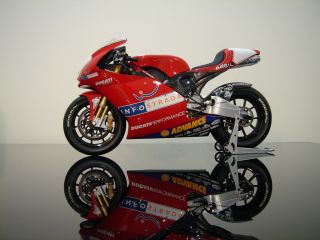 Ducati Desmosedici MotoGP 16 Minichamps   Metallmodell   NEU + OVP