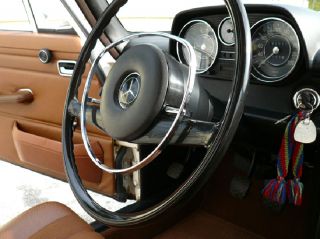 Schmuckstück Mercedes Benz W115 200 /8 Strich Acht