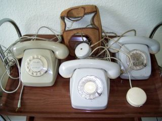 Konvolut 3 alte Telefone Wählscheibe grau Post FeTAp 611 2 usw. für