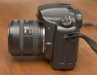 Canon EOS 10D 6.3 MP Digitalkamera   Schwarz (Kit mit BG ED3 EF 35 70