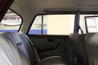 Mercedes W111 Lederausstattung Limousine Teppich Himmel