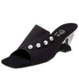 Onex Womens Quatro Sandal,Black,10 M US Shoes