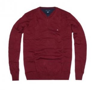Tommy Hilfiger Men Taft V Neck Sweater Pullover: Clothing