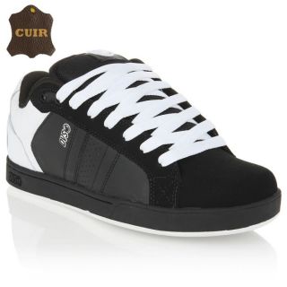 Modèle  Charge SP2. Coloris  Noir et blanc. Skate Shoes DVS Homme
