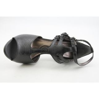 Tahari s Warner Blacks Sandals