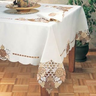 Tonal Embroidered Flower 90 Round Tablecloth