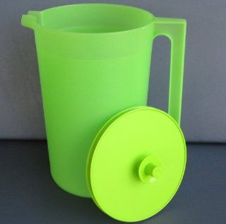 Tupperware Classic 1 Gallon Size Pitcher with Push Button